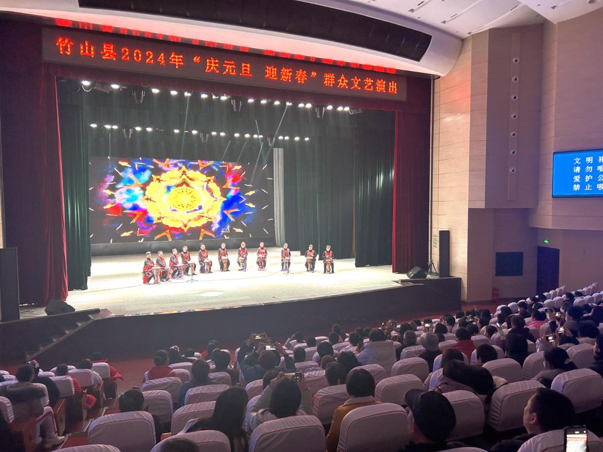 文艺晚会1.jpg