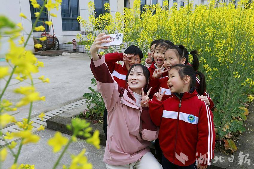 油菜幼儿园.jpg