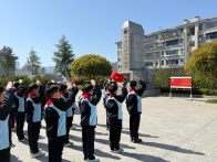 南山外校：祭扫烈士墓 传承红色魂